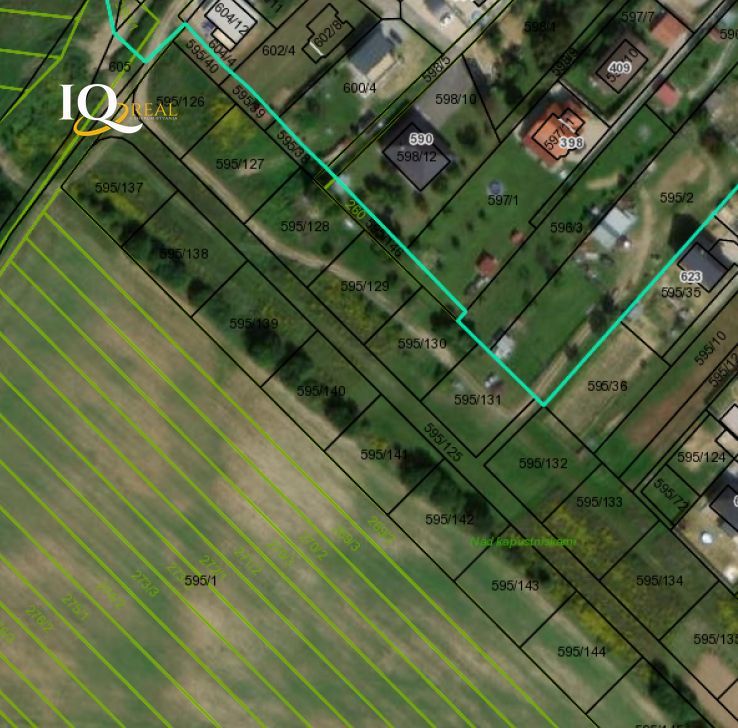 Realitná kancelária IQ Real ponúka na predaj niekoľko pozemk