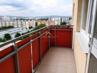 Ponúkame na prenájom svetlý a kompletne zariadený 1 izbový b