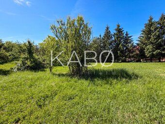KABØ real estate Vám ponúka na predaj veľký a slnečný pozemo