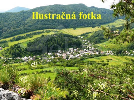 Obec Vrchteplá leží v srdci CHKO Strážovské vrchy, v tesnej 