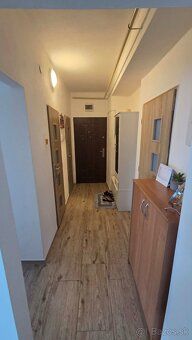 Ponúkame na predaj 3-izbový byt s rozlohou 79m², v Revúcej n