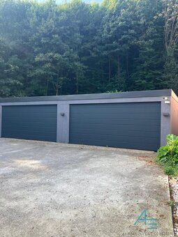 Zastavaná plocha: 1013m² Obytná plocha: 476m² Celková rozloh