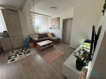 Ponúkame na predaj priestranný 2-izbový byt o výmere 51 m², 