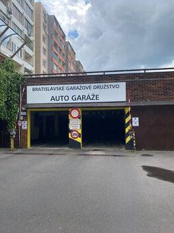 Prenajímam garážové státie v Bratislave na Hrachovej ulici 1