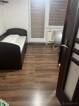 🏡 PRENÁJOM SAMOSTATNÉHO POSCHODIA RODINNÉHO DOMU – 120 m² – 