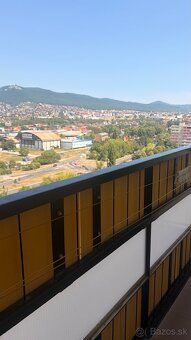Základné informácie: Výmera: 24 m² + balkón + pivnica (4 m²)