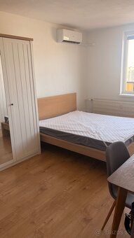 Základné informácie: Výmera: 24 m² + balkón + pivnica (4 m²)
