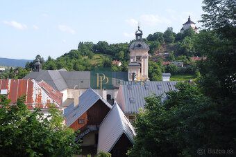 Typ: 2-izbový byt Ulica: Akademická Obec: Banská Štiavnica
R