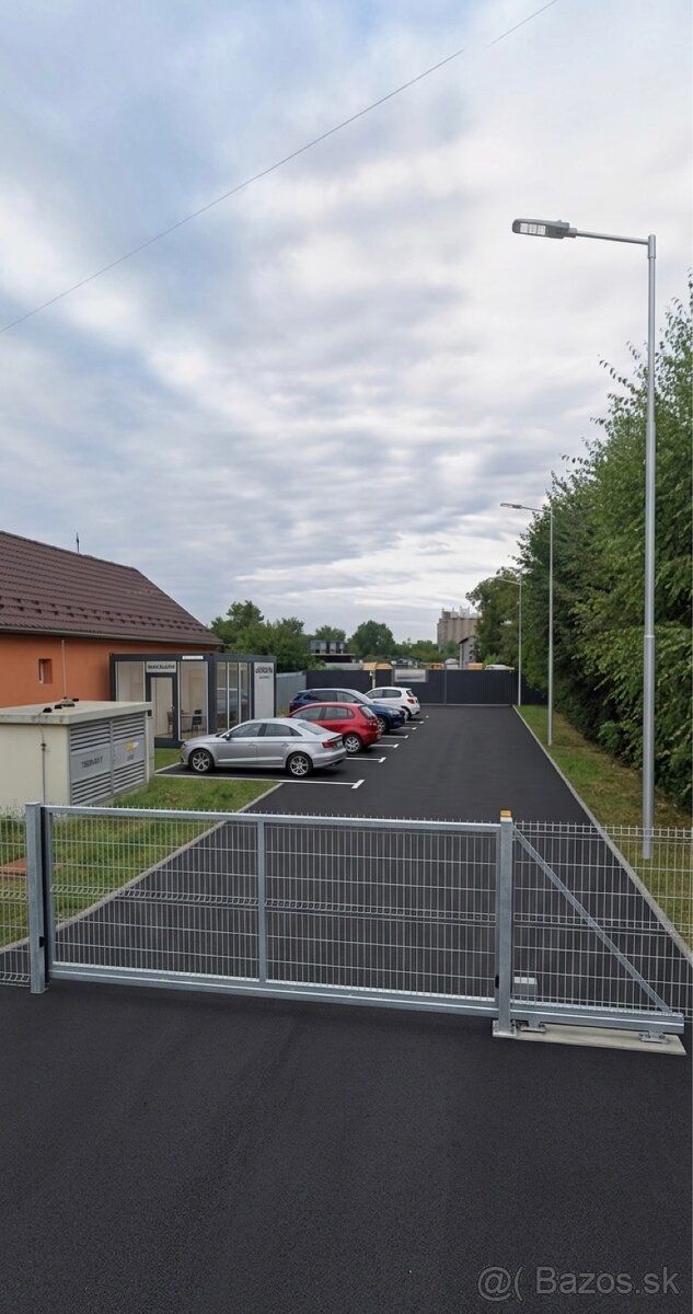 Prenájom spevnenej plochy 630 m² + moderne zariadená kancelá