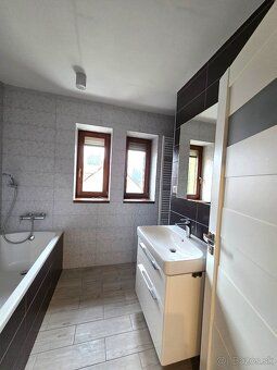 Kvalitne zrekonštruovaný, kompletne zariadený a plne vybaven