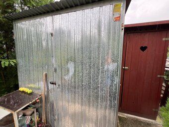 Sprostredkujeme predaj murovanej chaty so záhradou v záhradk