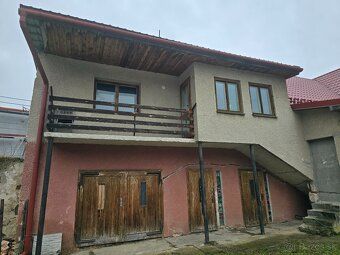 Ponúkam na predaj veľký rodinný dom v obci Holumnica, len pa