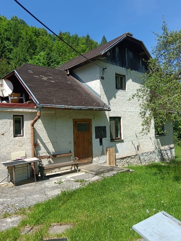 Predáme dom vhodný na investíciu a prerobenie na chalupu. Ná