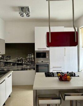 Ponúkame na prenájom príjemný 1-izbový byt o výmere 30 m² v 