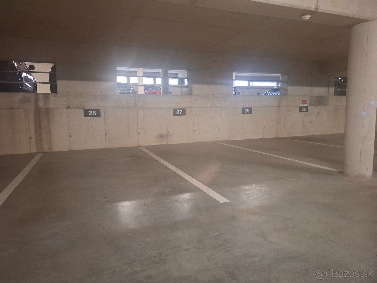 Prenajmem kryté parkovacie miesto na Považskej ulici Galéria