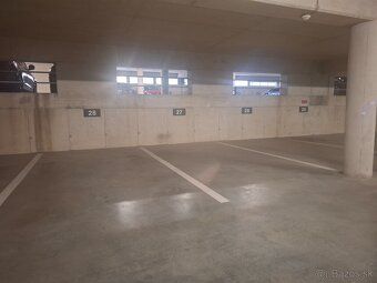 Prenajmem kryté parkovacie miesto na Považskej ulici Galéria