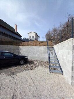 Predám 4 ha poľnohospodárskej pôdy v k.ú. Tvarožná
2230m2 or