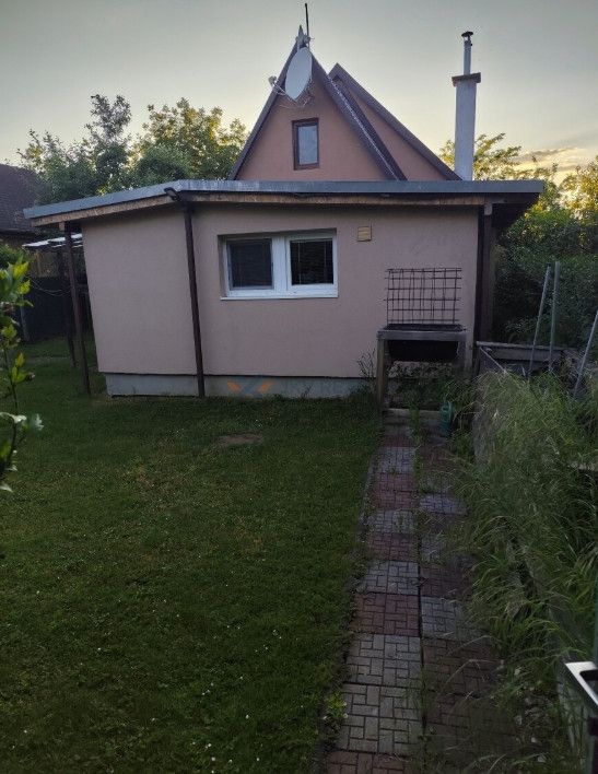 Typ: Chata Ulica: trenčianske stankovce Obec: Trenčianske St