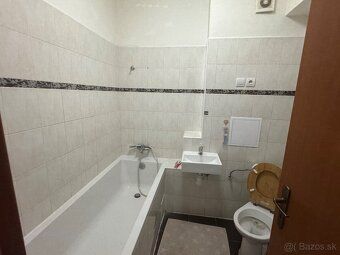 voľný ihneď , 50m2 1 posch , podlahové kúrenie , zariadený d