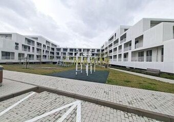 Ponukame vonkajsie parkovacie statie rozmer cca 2,4m x 5,5m 
