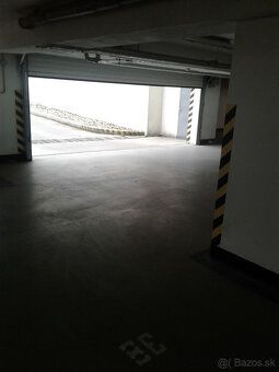 Ponukame sirsie garazove statie rozmer cca 2,7 x 5,1m na dlh