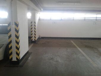 Ponukame sirsie garazove statie rozmer cca 2,7 x 5,1m na dlh