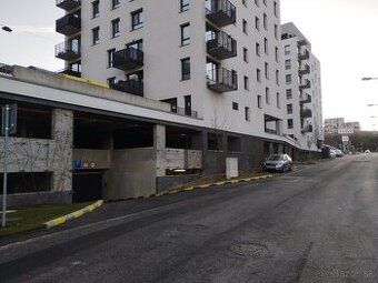 Ponukame garazove statie rozmer cca 2,4m x 5,5m na dlhodoby 