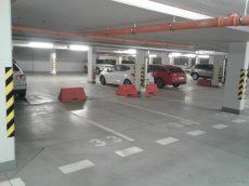 Ponukame garazove statie rozmer cca 2,4m x 5,5m na dlhodoby 