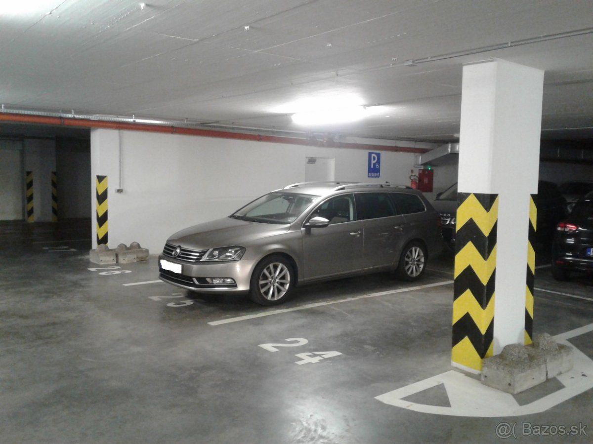 Ponukame garazove statie rozmer cca 2,4m x 5,5m na dlhodoby 