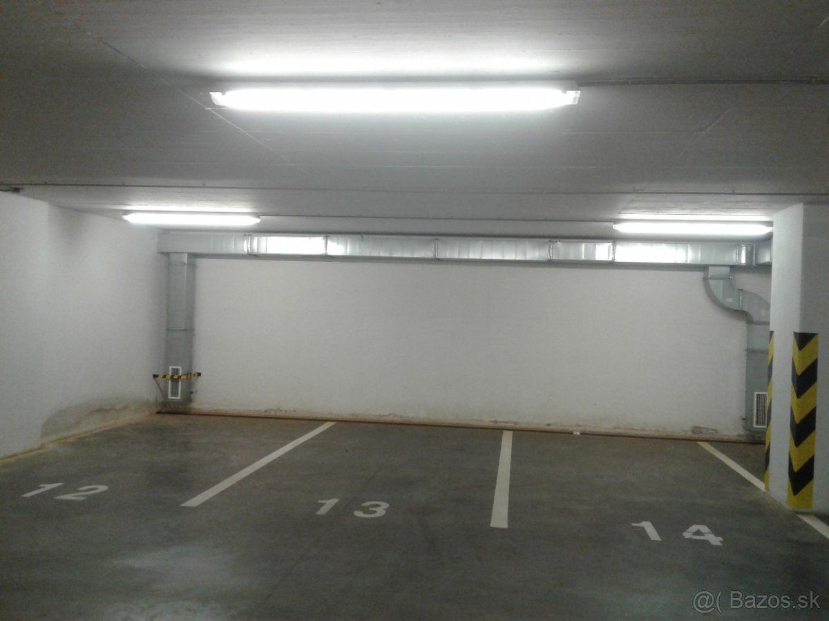 Ponukame garazove statie rozmer cca 2,4m x 5,5m na dlhodoby 