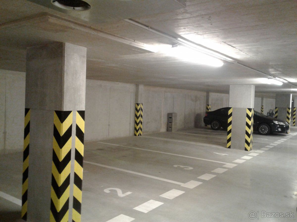 Ponukame garazove statie rozmer 2,4m x 5,5m na dlhodoby pren