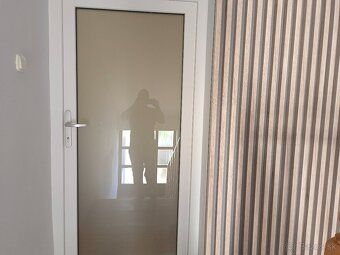 Ponúkam na prenájom dve nepriechodné podkrovné izby v byte v
