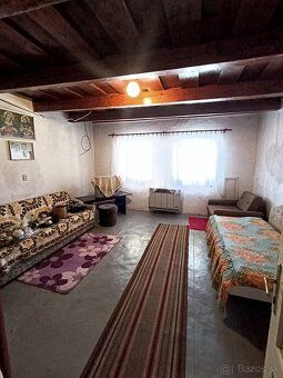 Ponukame na predaj utulny rodinny dom / chalupu, situovany n