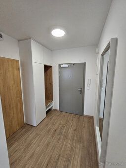 Typ: 2-izbový byt Ulica: Ivanská cesta 32K Mestská časť: Trn