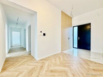 Hľadáte výnimočné bývanie, ktoré ponúka modernú architektúru