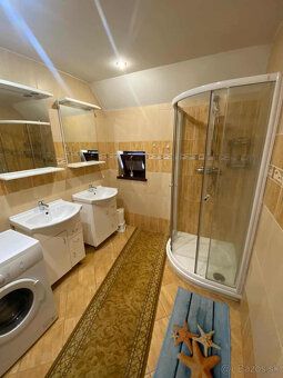 Ponúkame na prenájom veľmi pekný a priestranný 3-izbový apar