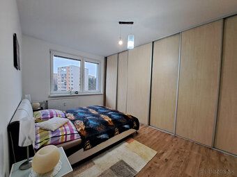 Ponúkame na prenájom pekný a priestranný 2-izbový byt v Popr