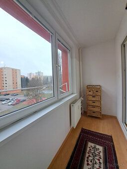 Ponúkame na prenájom pekný a priestranný 2-izbový byt v Popr