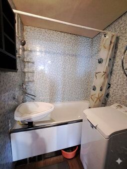 Ponúkame na prenájom veľmi príjemný a slnečný 2-izbový byt v