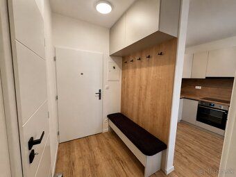 Byt má výmeru 40 m² a disponuje praktickou dispozíciou vhodn