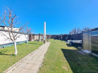 Ponúkame na prenájom pekný a priestranný 2-izbový apartmán v