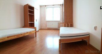 Ponúkame Vám na prenájom čiastočne zariadený, veľký, 3-izbov
