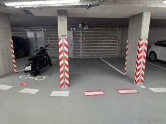 Na predaj garážové státie – Čerešne Fine Living, Dúbravka.
P