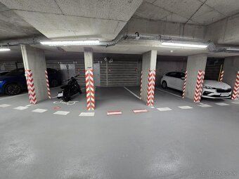 Na predaj garážové státie – Čerešne Fine Living, Dúbravka.
P