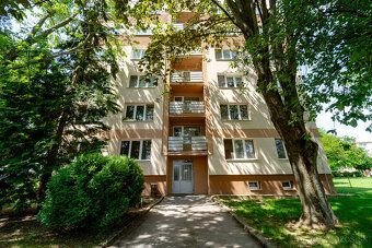 Ponúkame na predaj praktickú a svetlú garsónku o výmere 26,3