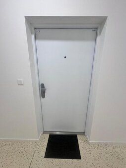 Ponúkame Vám na prenájom štýlový, moderný, svetlý a kompletn