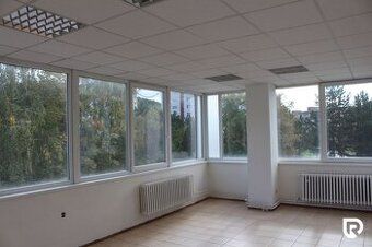 Ponúkame priestory na prenájom v centre mesta Považská Bystr