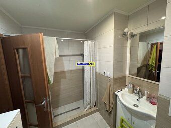Ponúkame Vám 2 izbový zrekonštruovaný byt na predaj meste Vr