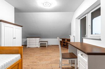 Ponúkame na predaj štýlový tehlový rodinný dom po kompletnej