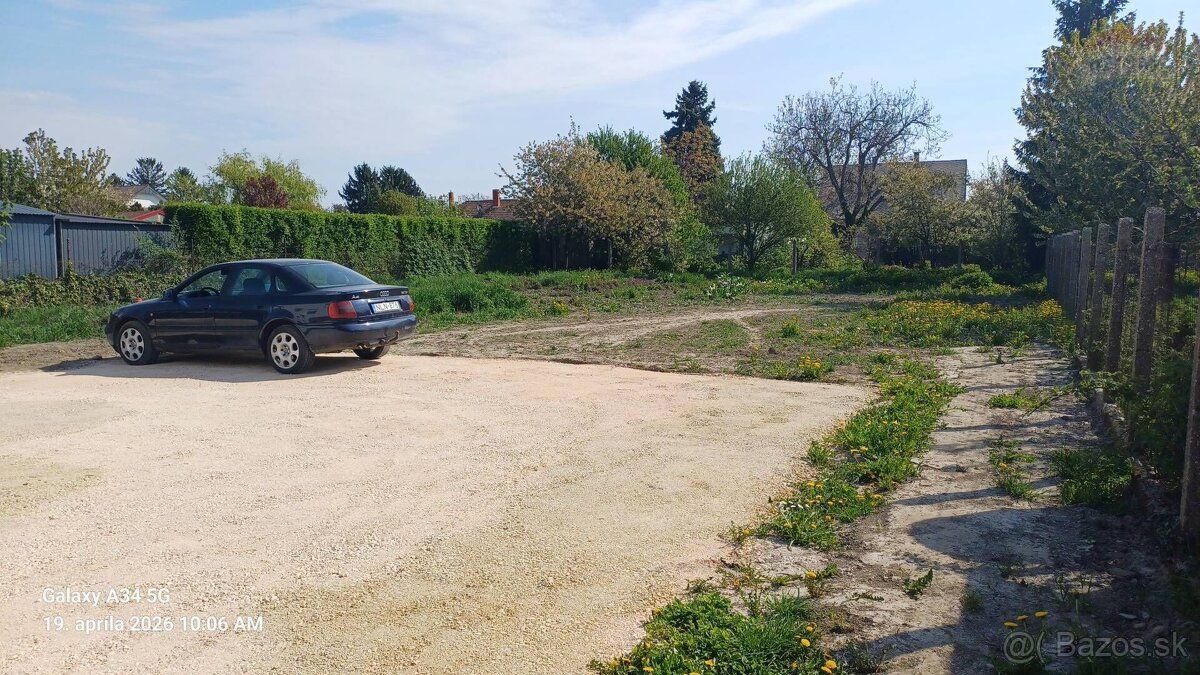 Ponúkame na predaj rovinatý stavebný pozemok o výmere 515 m²